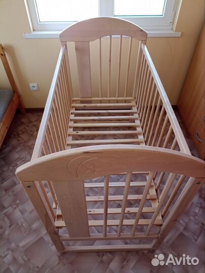 Детская кроватка