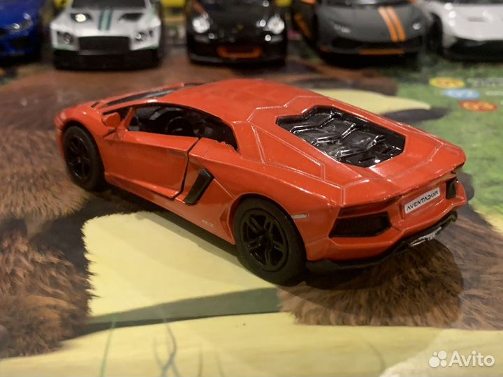 Металлическая моделька lamborghini aventador