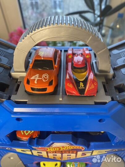 Гараж для машинок hot wheels