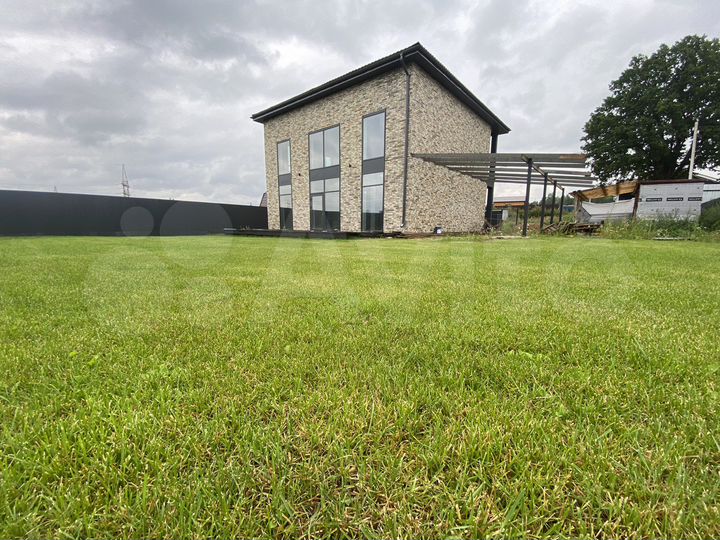 Дом 210 м² на участке 9 сот.