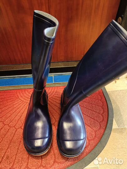 Резиновые сапоги