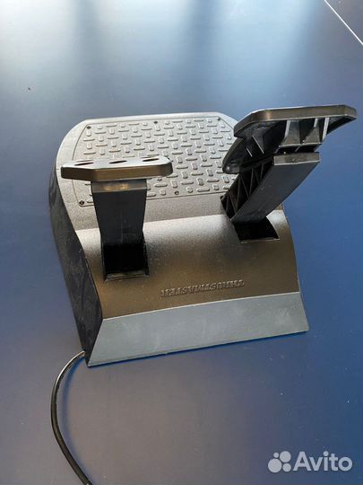 Игровой руль Thrustmaster Ferrary 458 с педалями