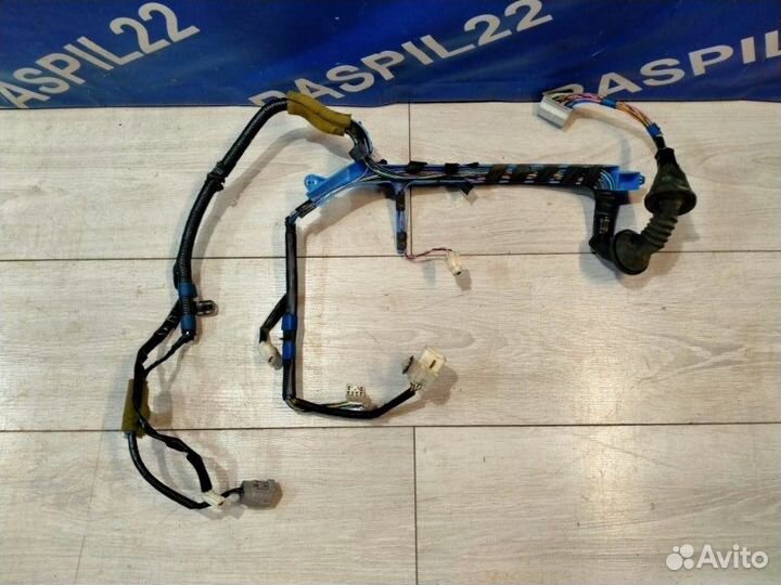 Электропроводка двери передняя левая Toyota Mark