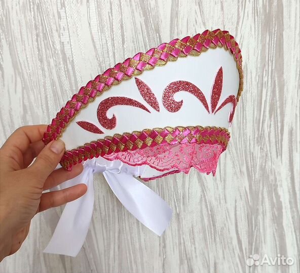 Кокошник белый