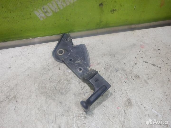 Ручка открывания капота Ауди 80 90 Б3