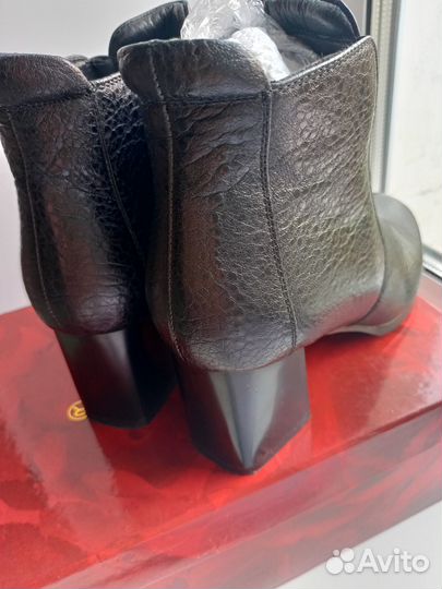 Ботинки демисезонные женские нат.кожа 37 р-р