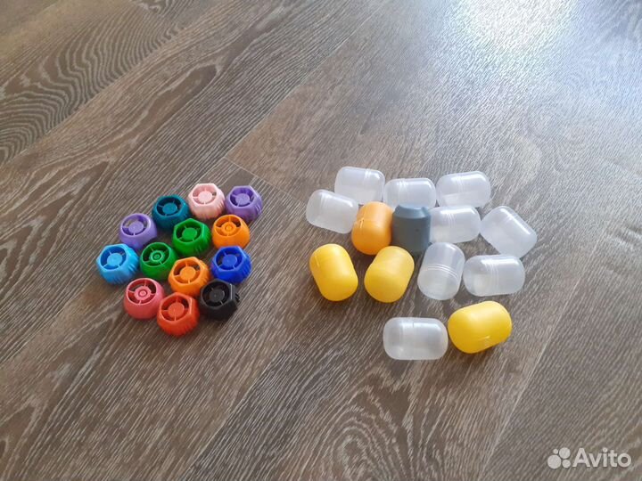 Капсулы от киндера и крышки