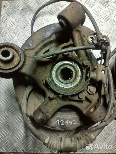 Задний кулак Mitsubishi Pajero 3