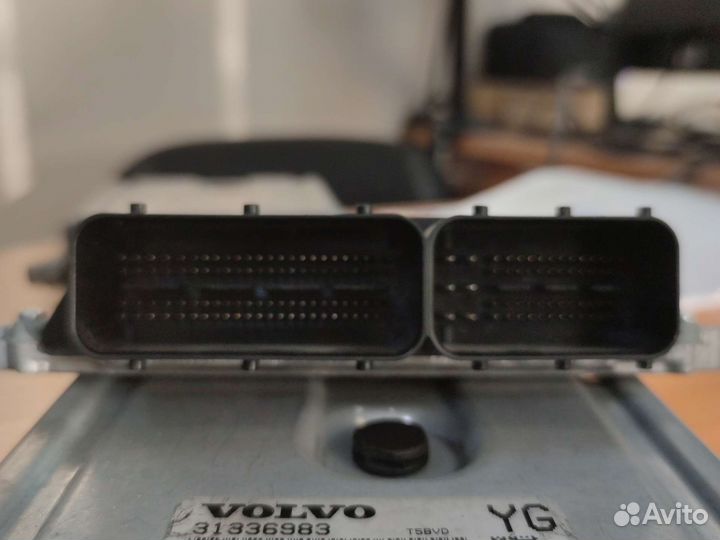 Блоки управления ECM Volvo P31303388 P31336983