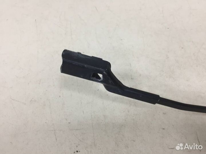 Поводок стеклоочистителя передний правый Skoda Rap