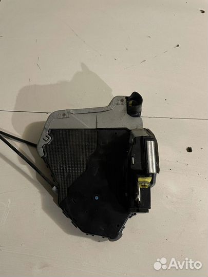 Замок двери Toyota Camry v40