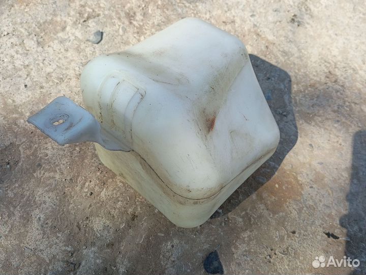 Бачок омывателя LADA Granta с моторчиком