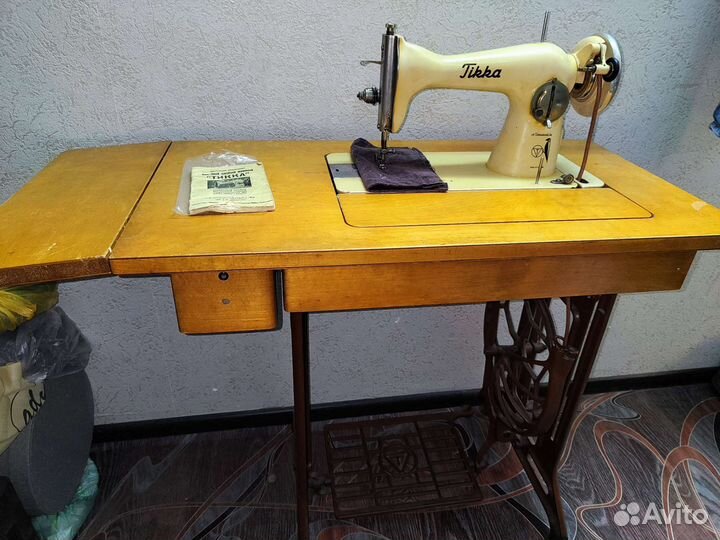 Швейная машина 