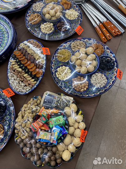 Менажница с орехами