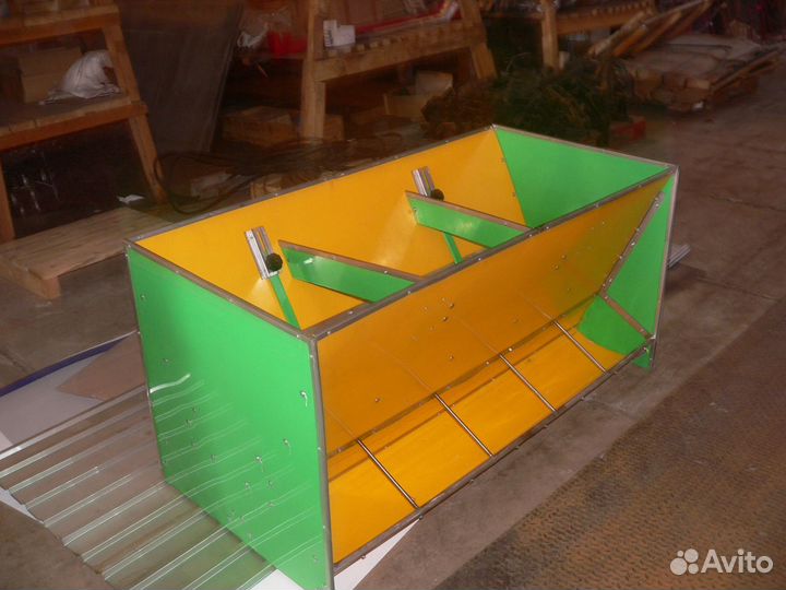 Кормушки для животных