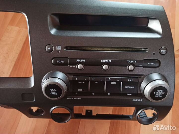 Штатная магнитола на honda civic 4d