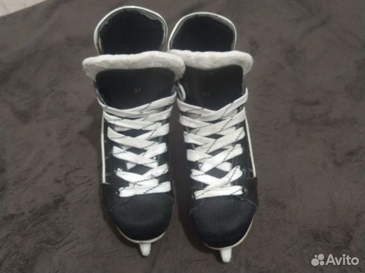 Коньки хоккейные