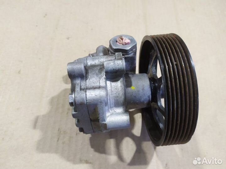 Насос гидроусилителя Nissan Terrano