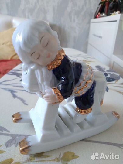 Фарфоровые статуэтки