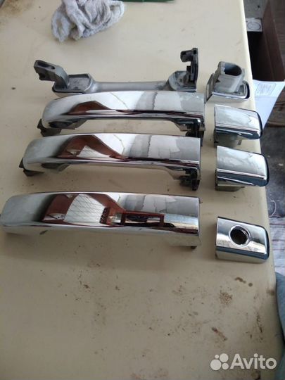 Наружные дверные ручки