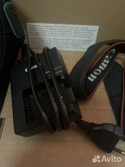 Зеркальный фотоаппарат Canon eos 1300d