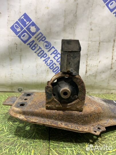 Балка продольная под двс Toyota Corolla хетчбек