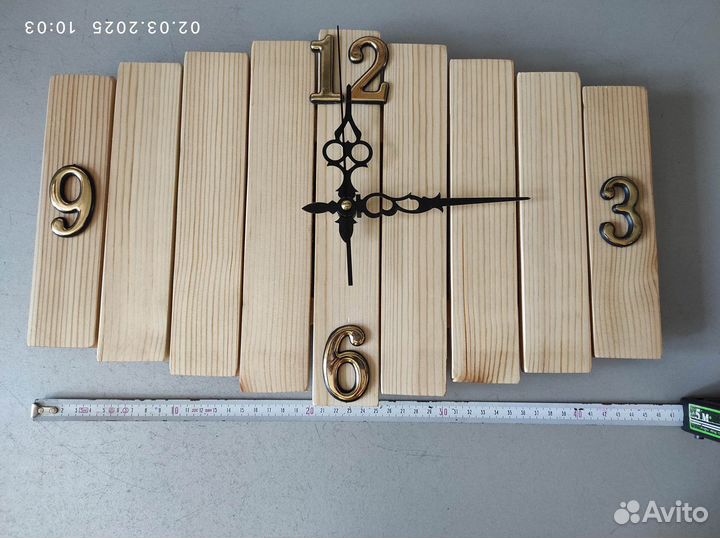 Часы настенные деревянные