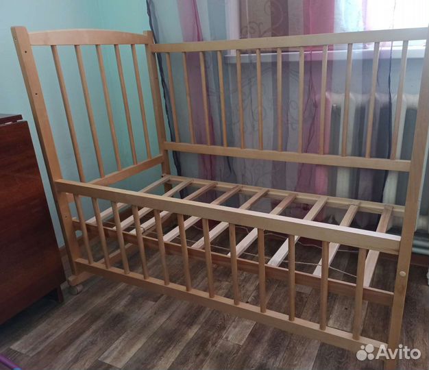 Детская кроватка