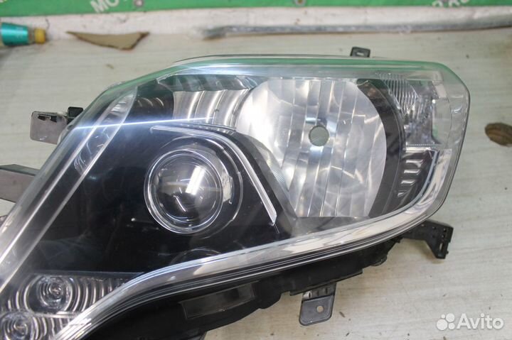Toyota Land Cruiser Prado 150 Фара левая LED б.у