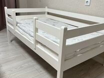 Детская кроватка белая 80 на 140 с матрасом
