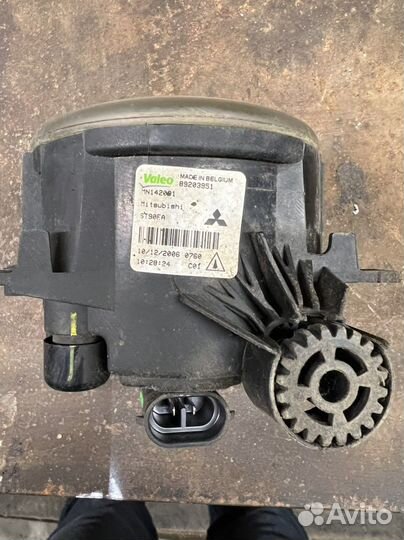 Птф Противотуманки mitsubishi pajero 4