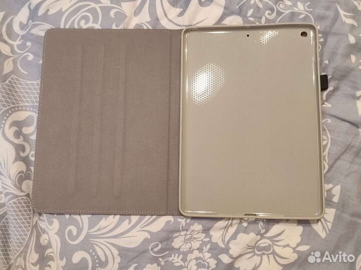 Чехол для iPad 9:7