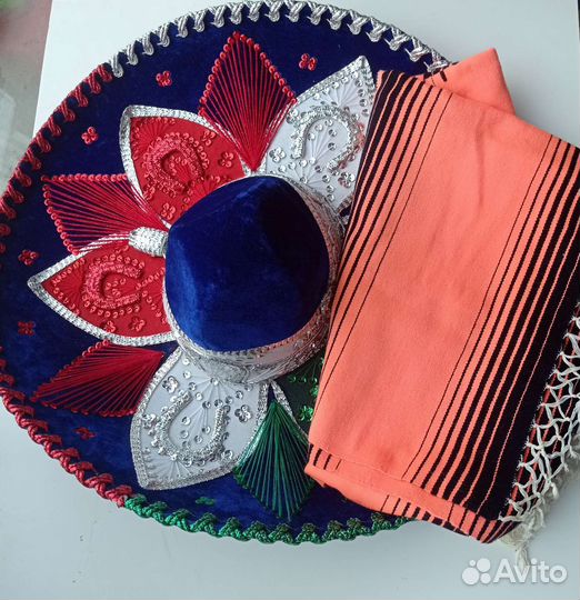 Самбреро и пончо мексиканские (оригинал)