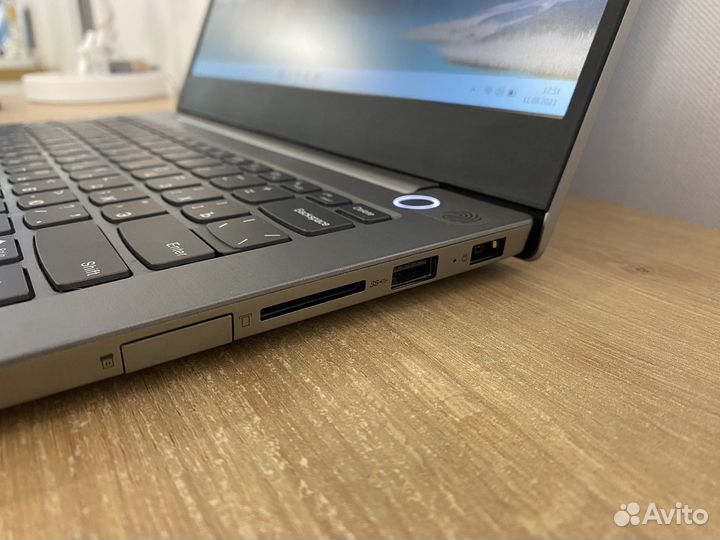 Lenovo ThinkBook 14-IIL (i5, TouchID, мет. корпус)