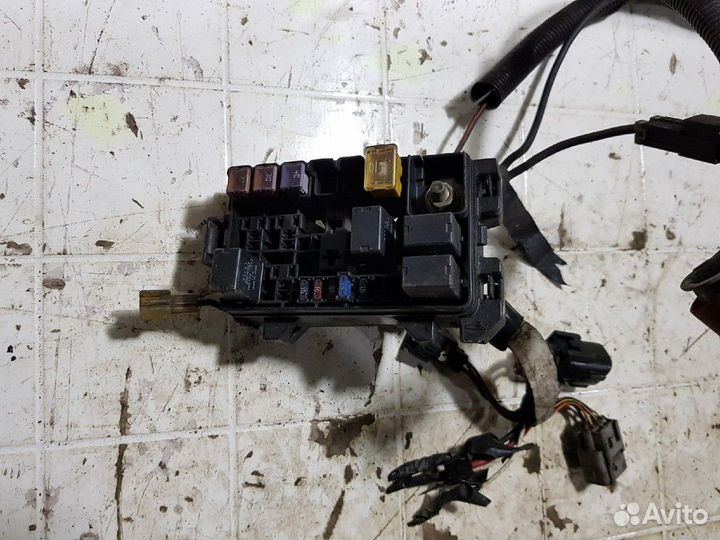 Блок предохранителей подкапотный Daihatsu Cuore