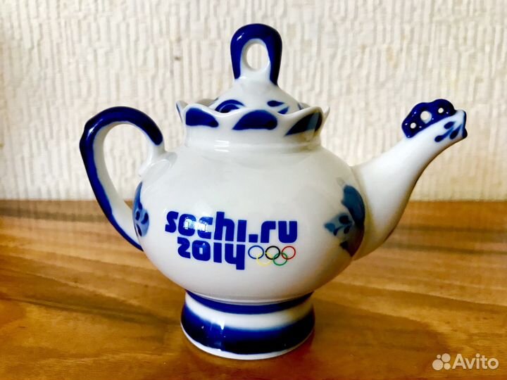 Чайник Сочи 2014 с узорами Гжель официальный