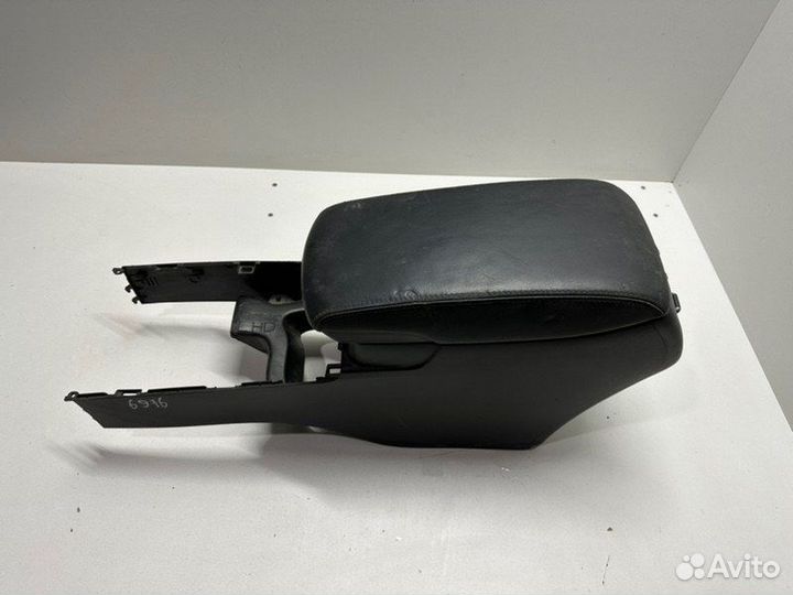 Подлокотник Toyota Camry V40/V45 2006-2011