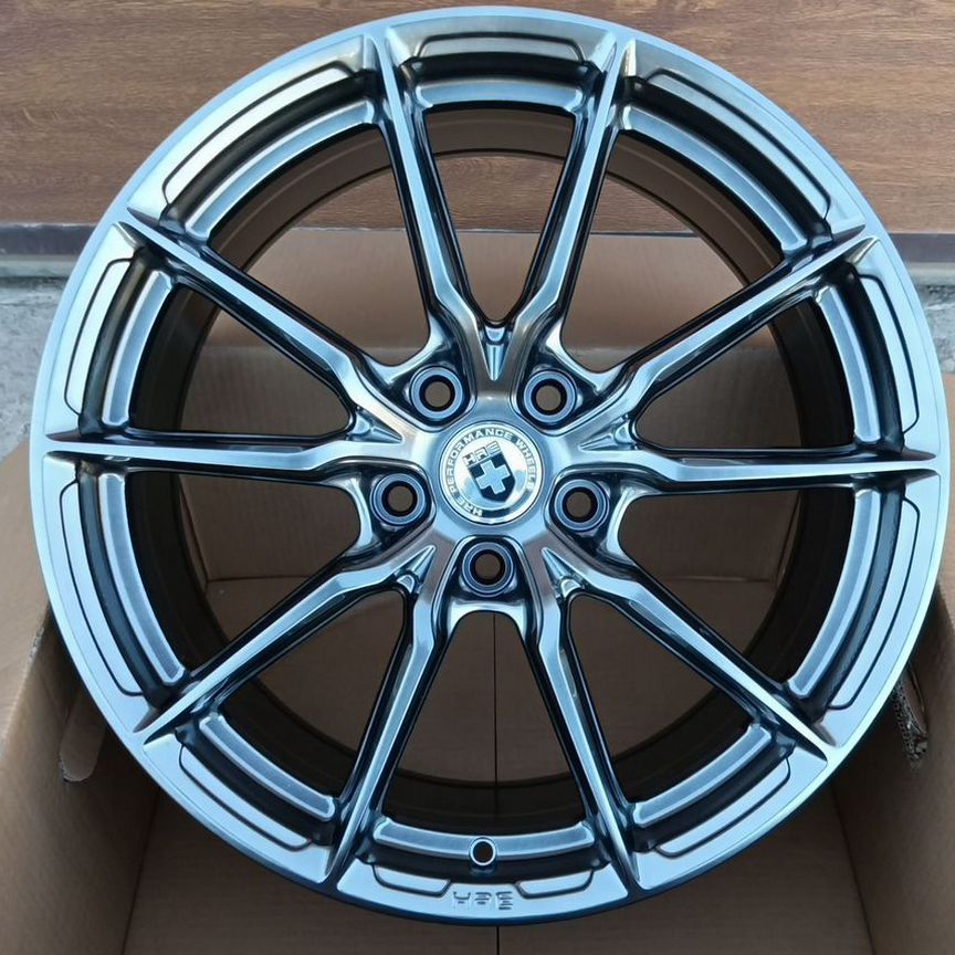 Литые диски HRE P104 8×R18 5×114.3