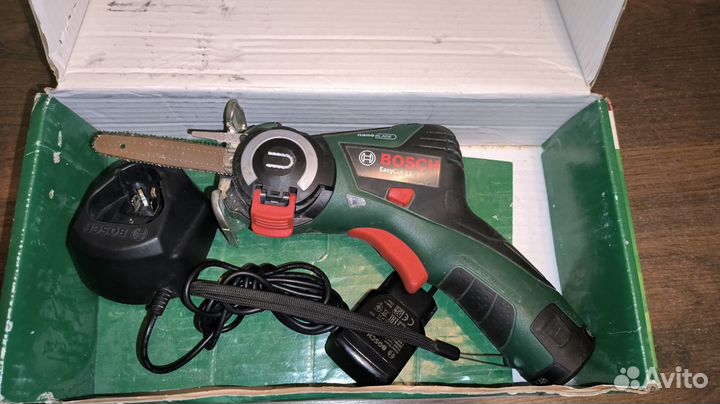 Цепная аккумуляторная мини-пила Bosch EasyCut 12