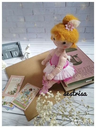 Вязаная кукла балерина ручной работы