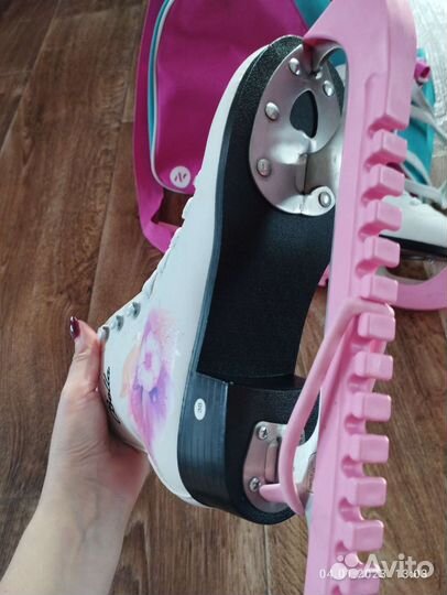 Коньки женские р-р 38 маломерят на размер (37)