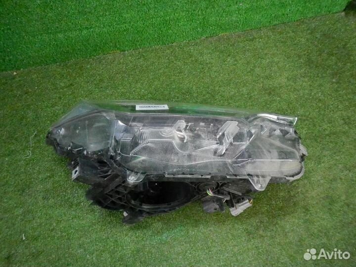 Фара правая Toyota RAV4