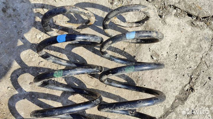 Задние пружины на Toyota Corolla E150