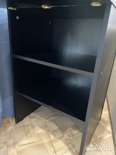 Маникюрный стол