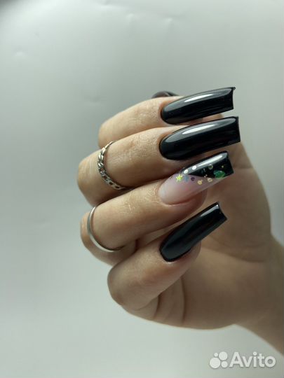 Маникюр и педикюр