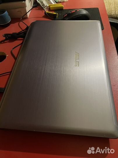 Ноутбук asus