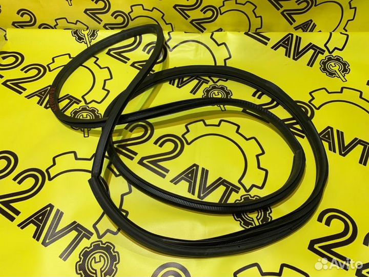 Уплотнитель проема двери задний правый Subaru