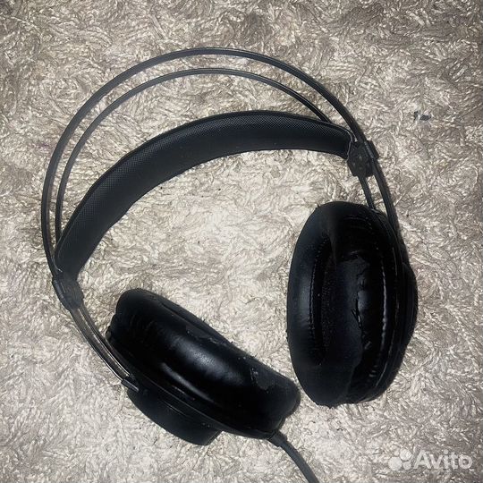 Студийные наушники akg k72