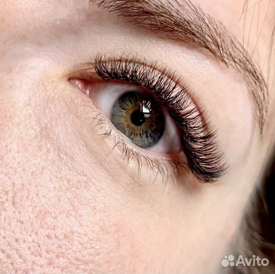 Наращивание ресниц, оформление бровей