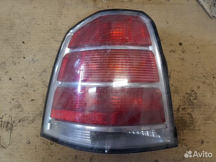 Фонарь задний левый Opel Zafira B 2005-2007